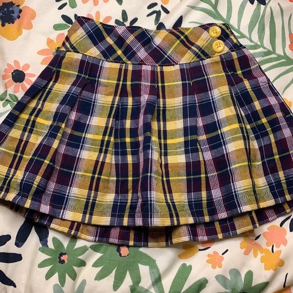 Girls Garanimals Size 3T one set and an extra skirt worn once. - Picture 4 of 6